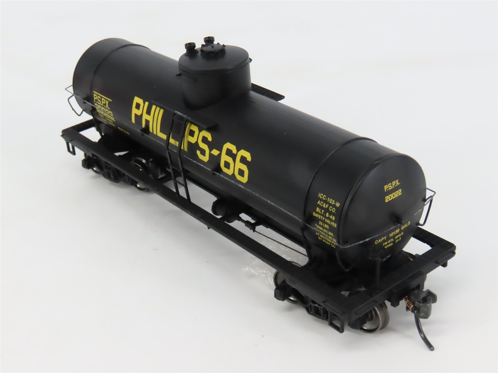 HO Scale Red Caboose RR-33046-19 PSPX Phillips 66 Tank Car 20022 RTR