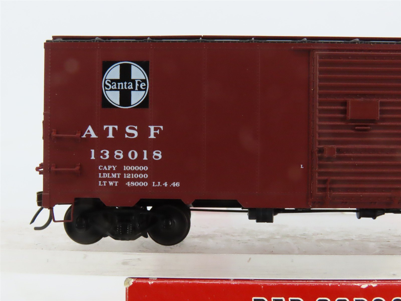 HO Scale Red Caboose RR-38083-1 ATSF Santa Fe 40' Box Car 138018 RTR