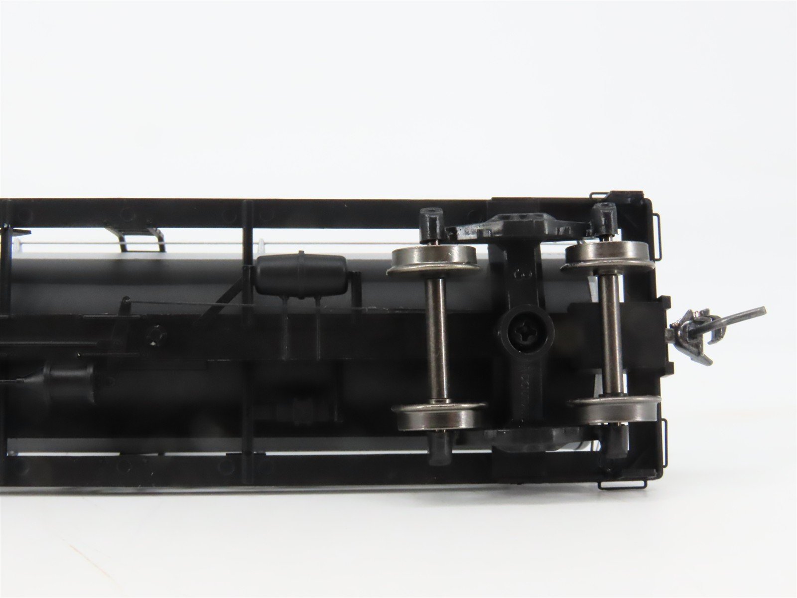 HO Scale Red Caboose RR-33051-11* UTOX Standard Oil Tank Car 324 RTR