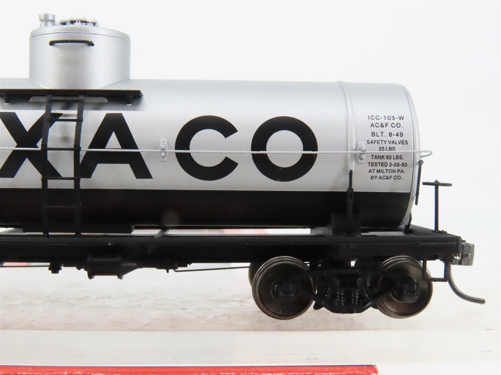 HO Scale Red Caboose RR-33004-06* TCX Texaco Tank Car 3250 RTR