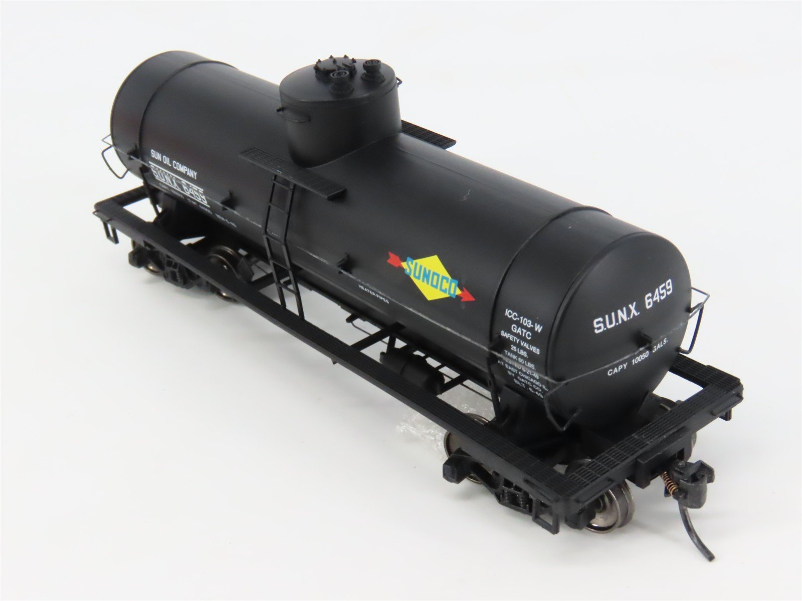 HO Scale Red Caboose RR-33011-49 SUNX Sunoco Tank Car 6459 RTR