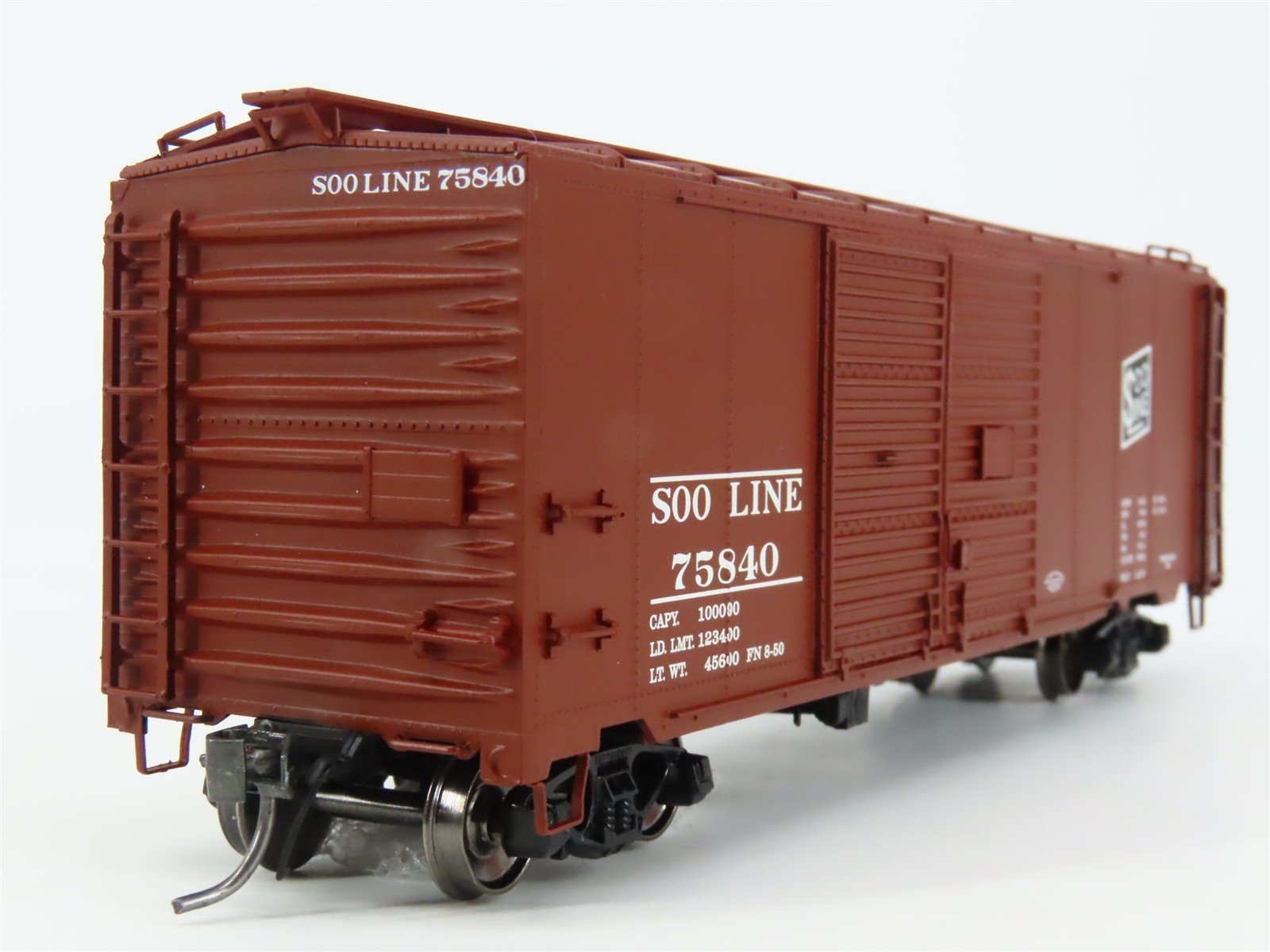 HO Scale Red Caboose RR-38506-33 Soo Line 40' Box Car 75840 RTR