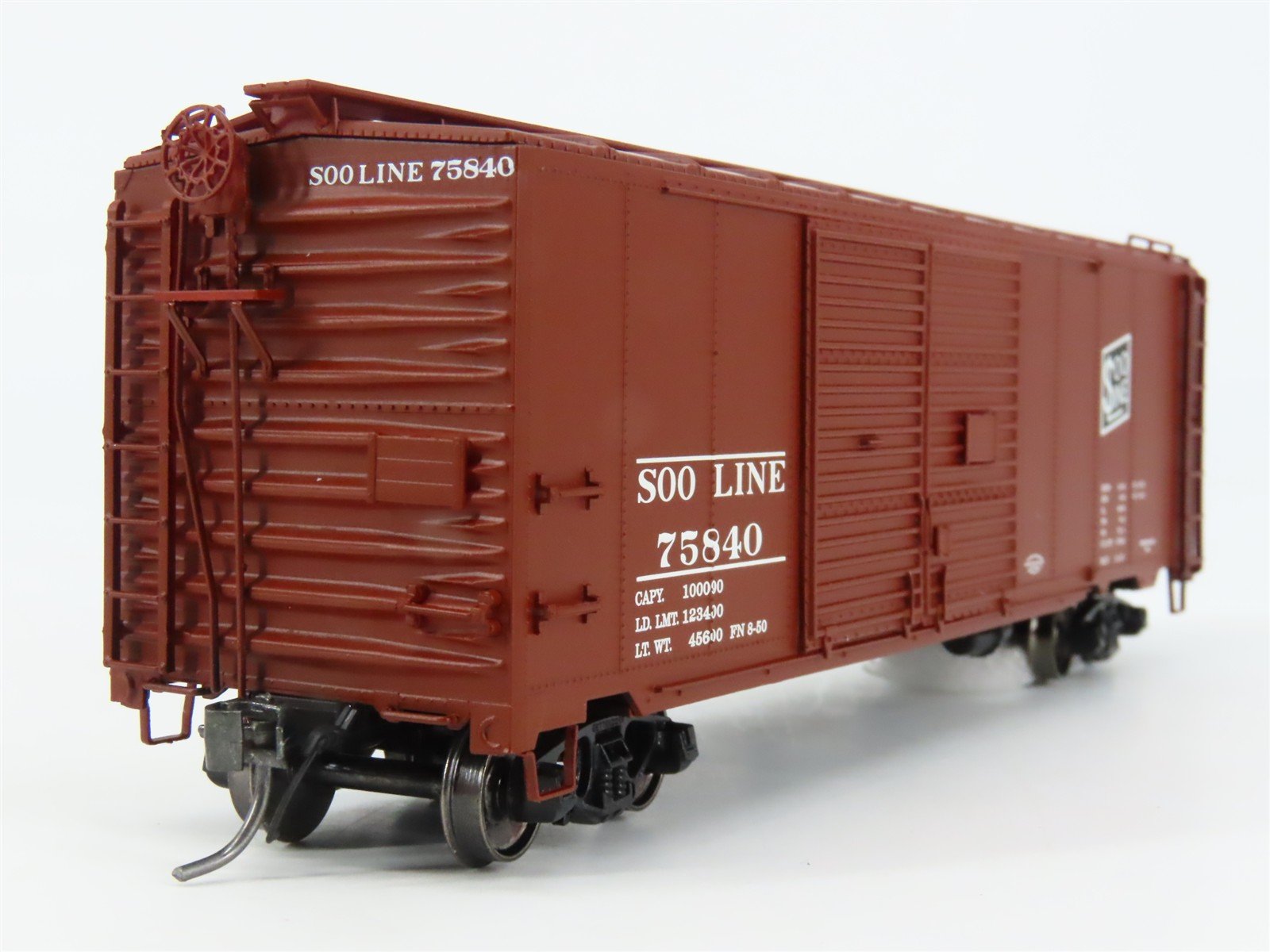 HO Scale Red Caboose RR-38506-33 Soo Line 40' Box Car 75840 RTR