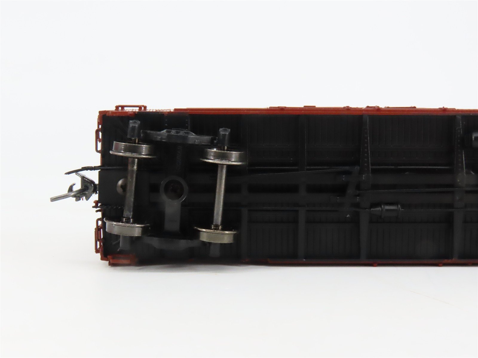 HO Scale Red Caboose RR-38506-33 Soo Line 40' Box Car 75840 RTR