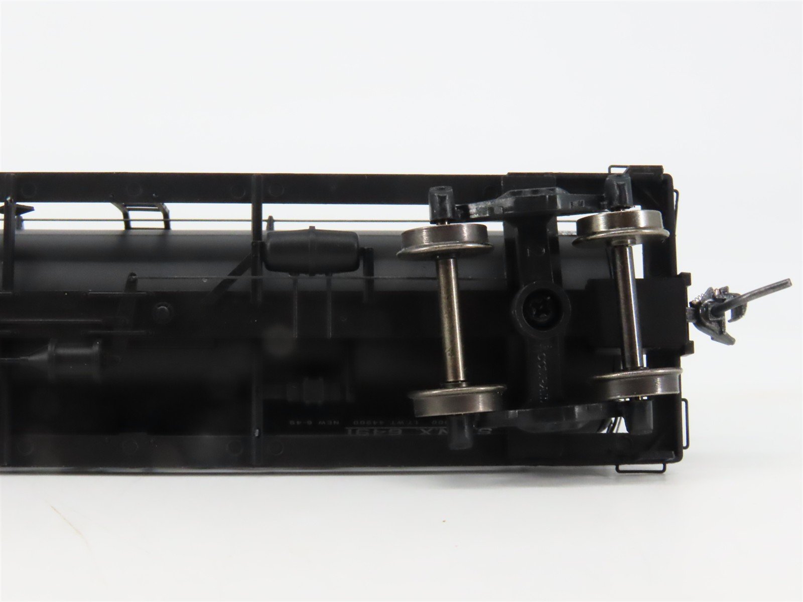 HO Scale Red Caboose RR-33010-54* SUNX Sunoco Tank Car 6491 RTR