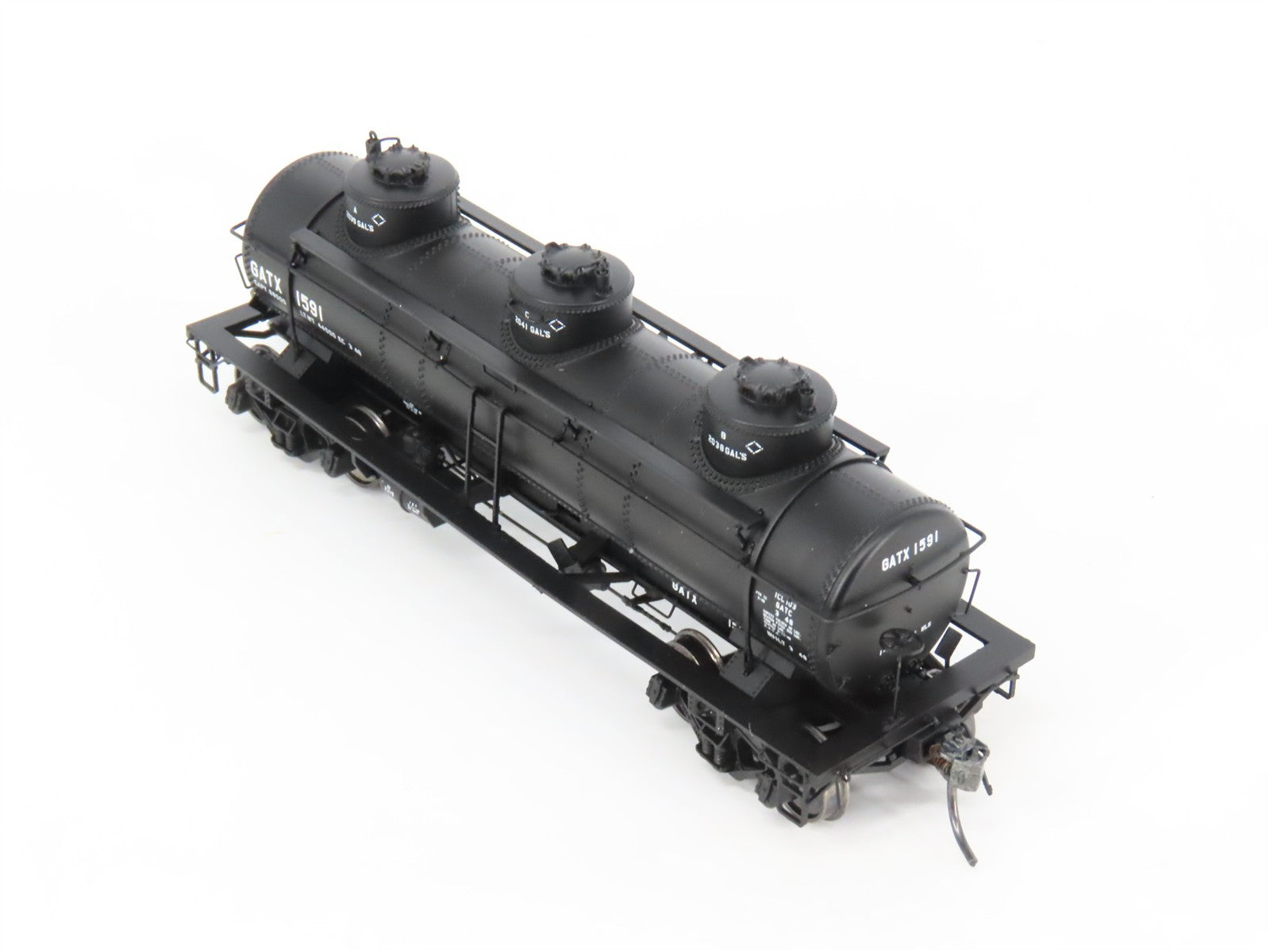 HO Scale Tangent 11519-02 GATX Lease 3-Dome 6,000 Gallon Tank Car #1591