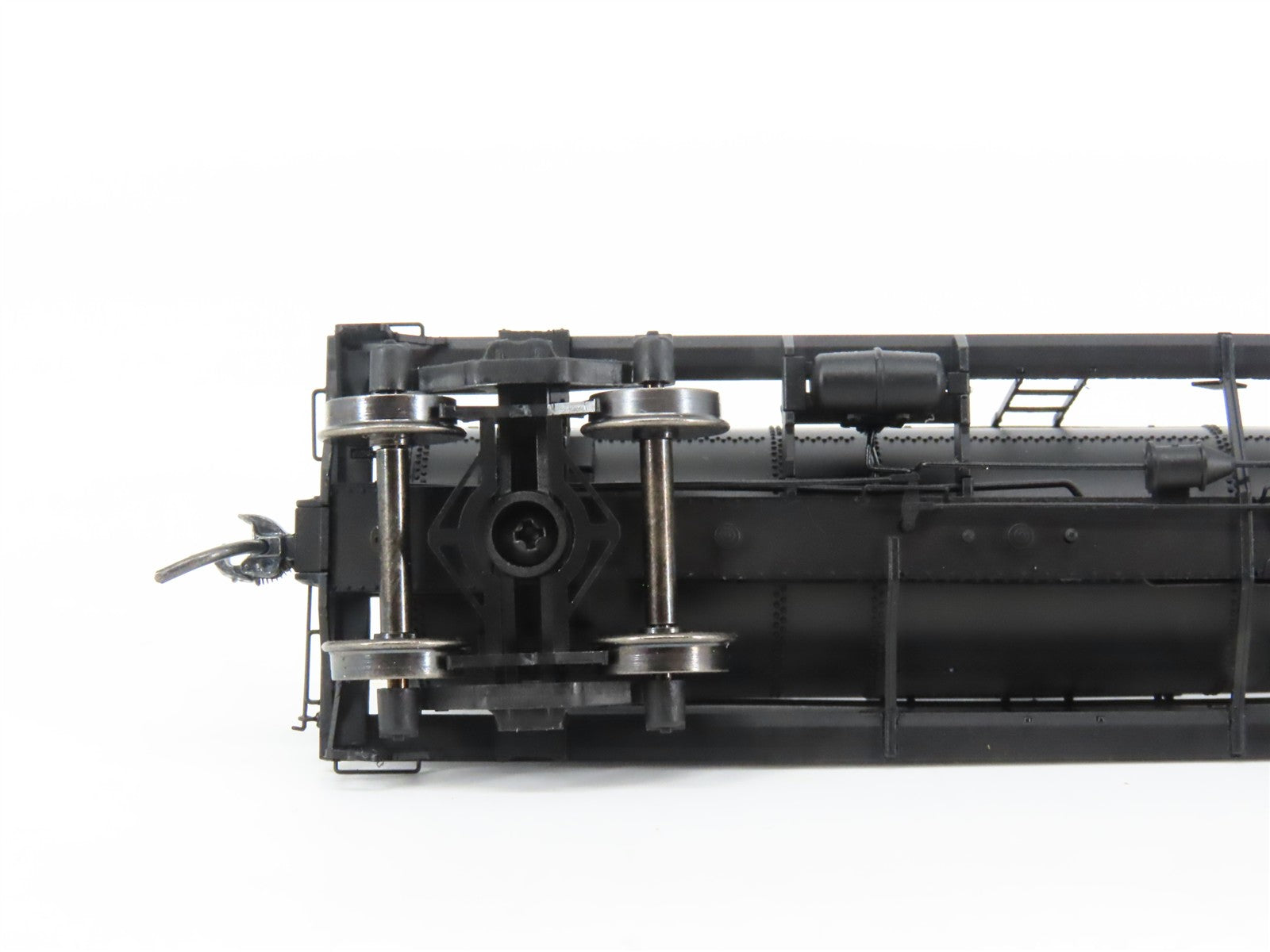 HO Scale Tangent 11519-02 GATX Lease 3-Dome 6,000 Gallon Tank Car #1591