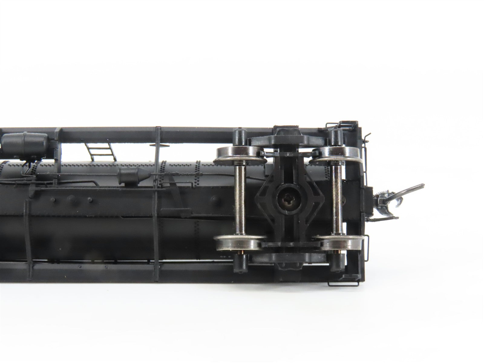 HO Scale Tangent 11519-02 GATX Lease 3-Dome 6,000 Gallon Tank Car #1591