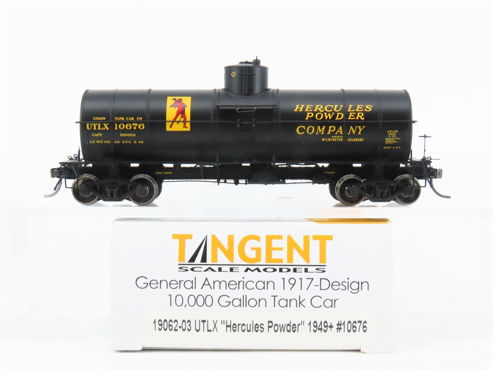 HO Scale Tangent 19062-03 UTLX Hercules Powder Co. Single Dome Tank Car #10676