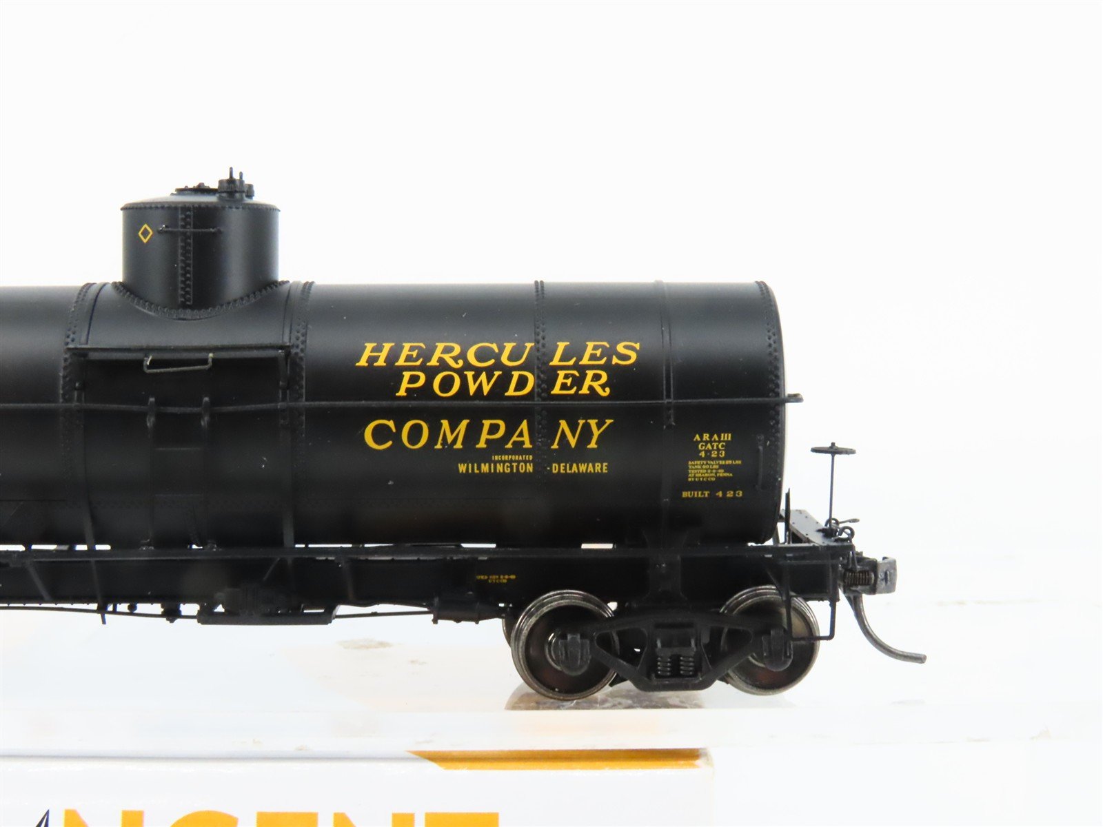 HO Scale Tangent 19062-03 UTLX Hercules Powder Co. Single Dome Tank Car #10676