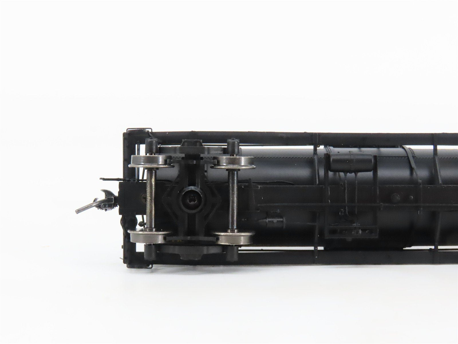 HO Scale Tangent 19062-03 UTLX Hercules Powder Co. Single Dome Tank Car #10676