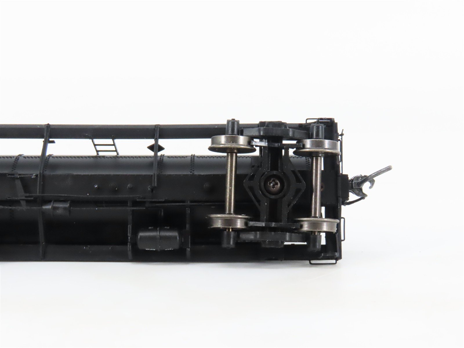 HO Scale Tangent 11511-03 GATX Black Lease 6k Gallon 3-Dome Tank Car #52456