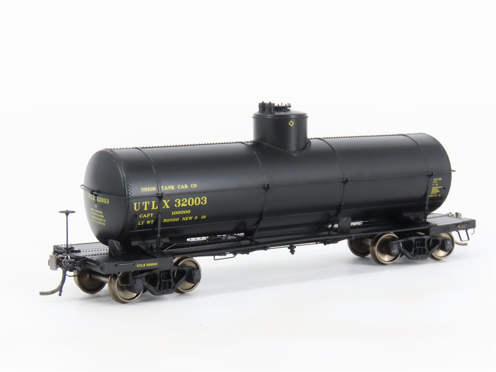 HO Scale Rapido 159006A UTLX Union X-3 Single Dome Tank Car #32003