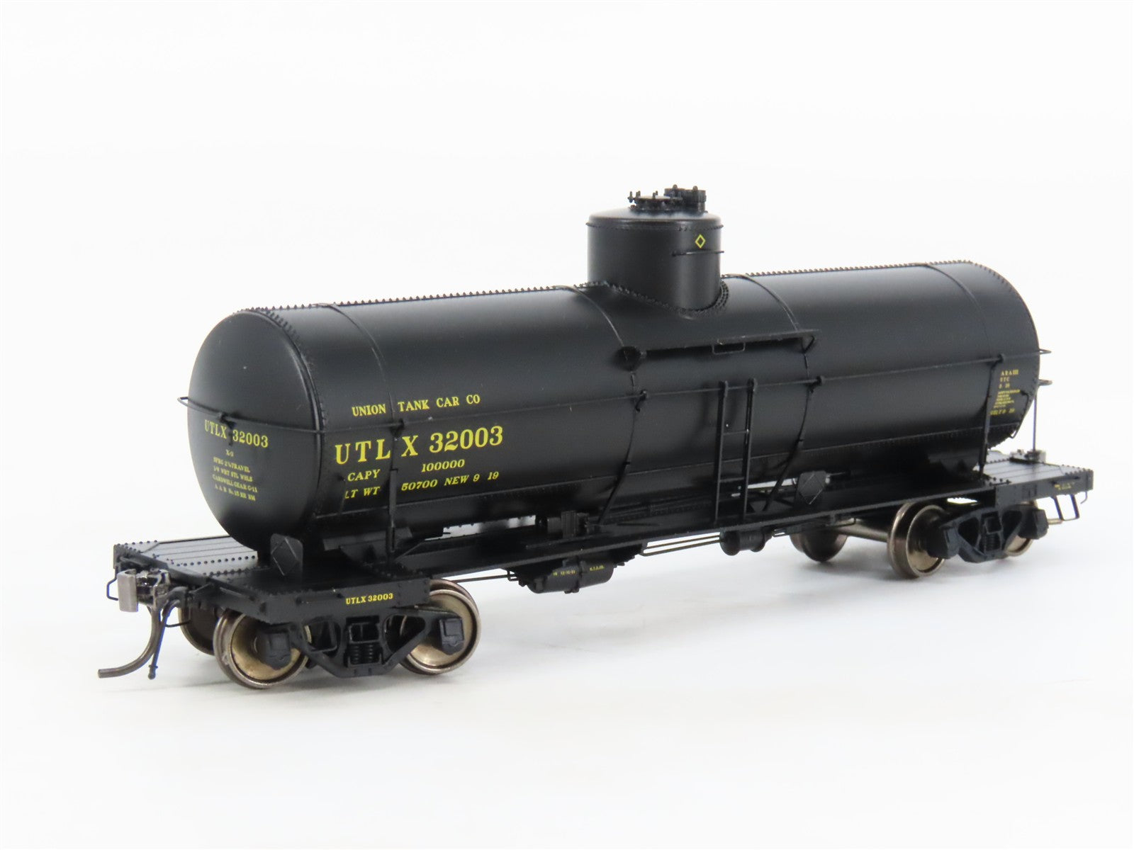 HO Scale Rapido 159006A UTLX Union X-3 Single Dome Tank Car #32003