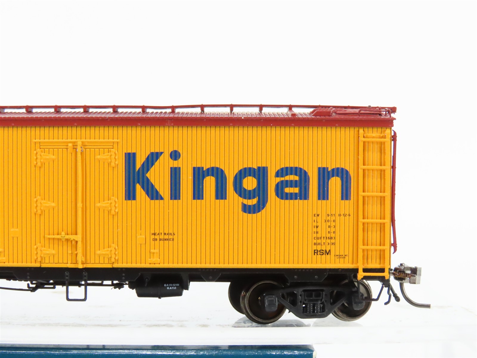 HO Scale Rapido 121056-1 KGNX Kingan GARX 37' Meat Reefer #3047