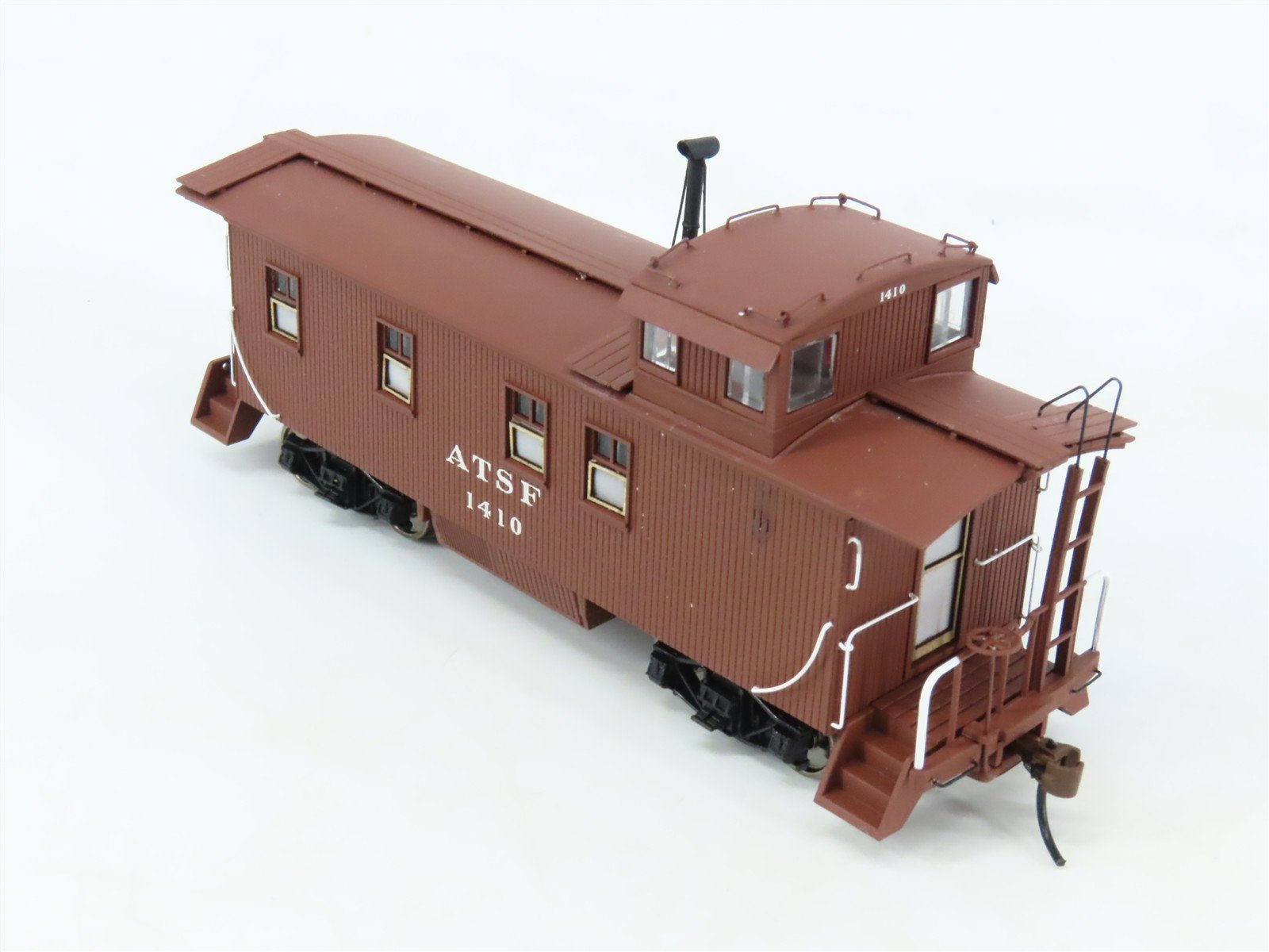 HO Scale Walthers Platinum Line 932-7586 ATSF Santa Fe Wood Caboose #1410