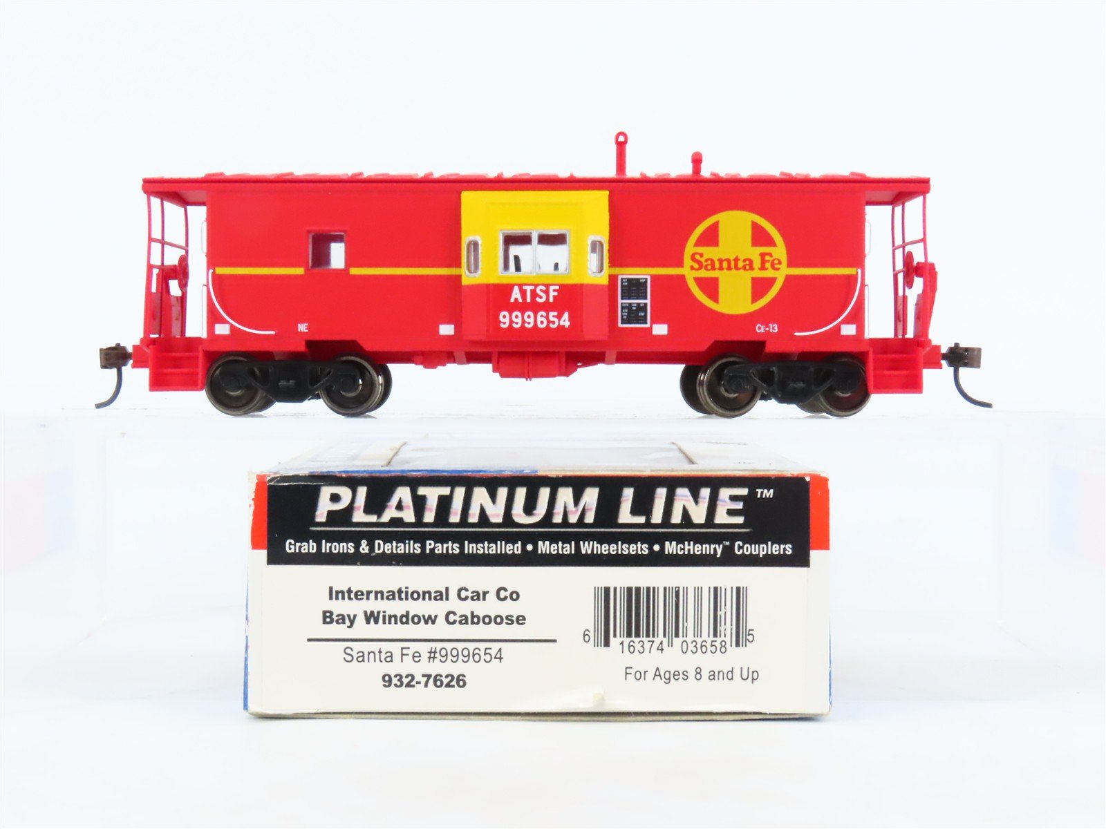 HO Scale Walthers Platinum Line 932-7626 ATSF Santa Fe Bay Window Caboose 999654
