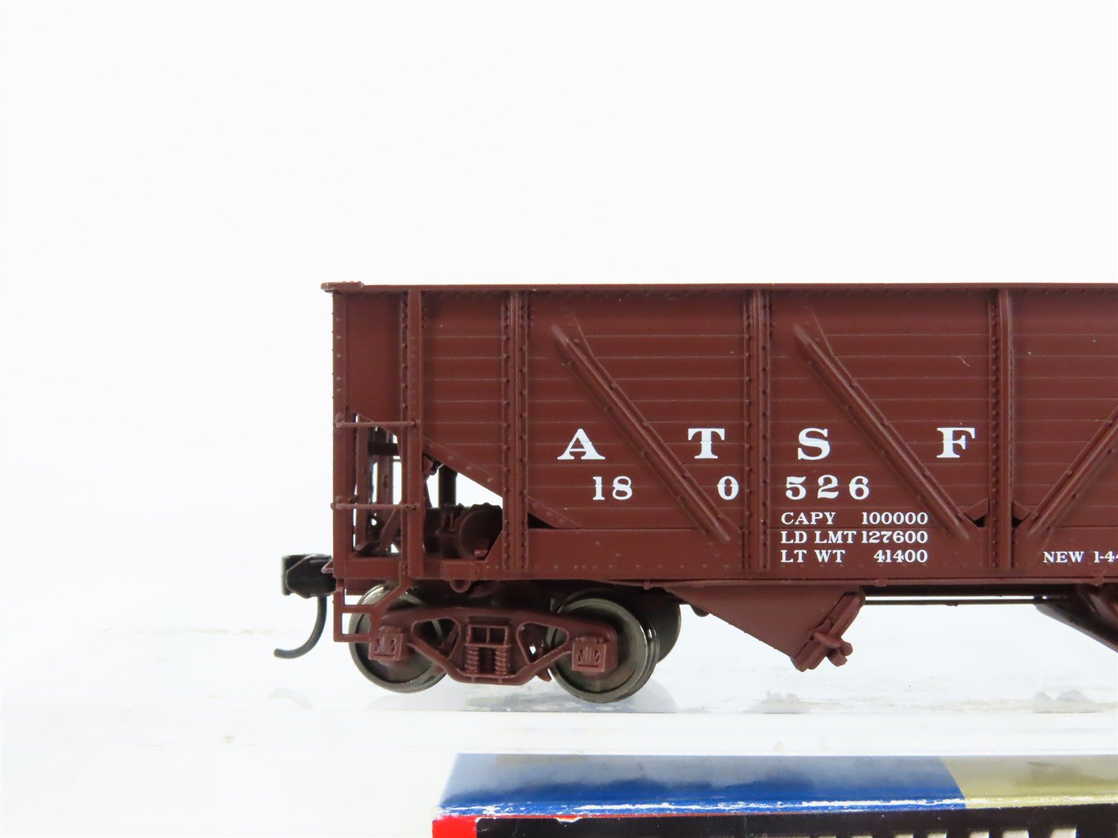 HO Scale Walthers Platinum Line 932-42301 ATSF Santa Fe 2-Bay Open Hopper 180526