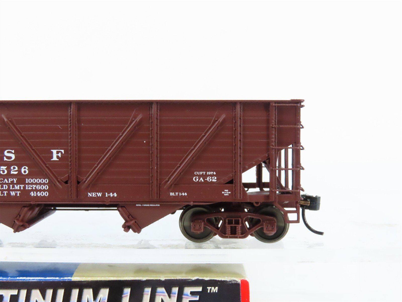 HO Scale Walthers Platinum Line 932-42301 ATSF Santa Fe 2-Bay Open Hopper 180526