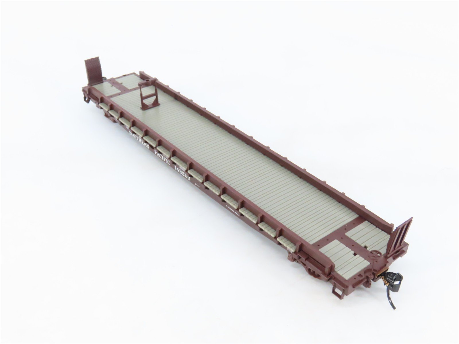 HO Scale Walthers Mainline 910-5120 SP Southern Pacific 53' GSC Flat Car #143202