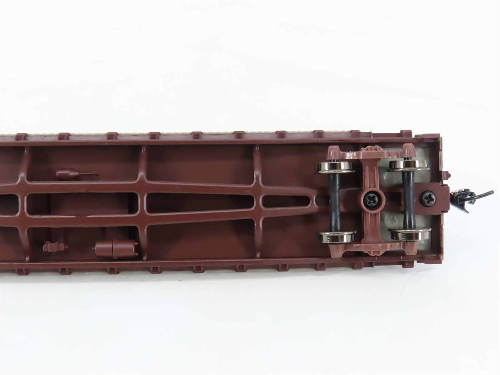 HO Scale Walthers Mainline 910-5120 SP Southern Pacific 53' GSC Flat Car #143202
