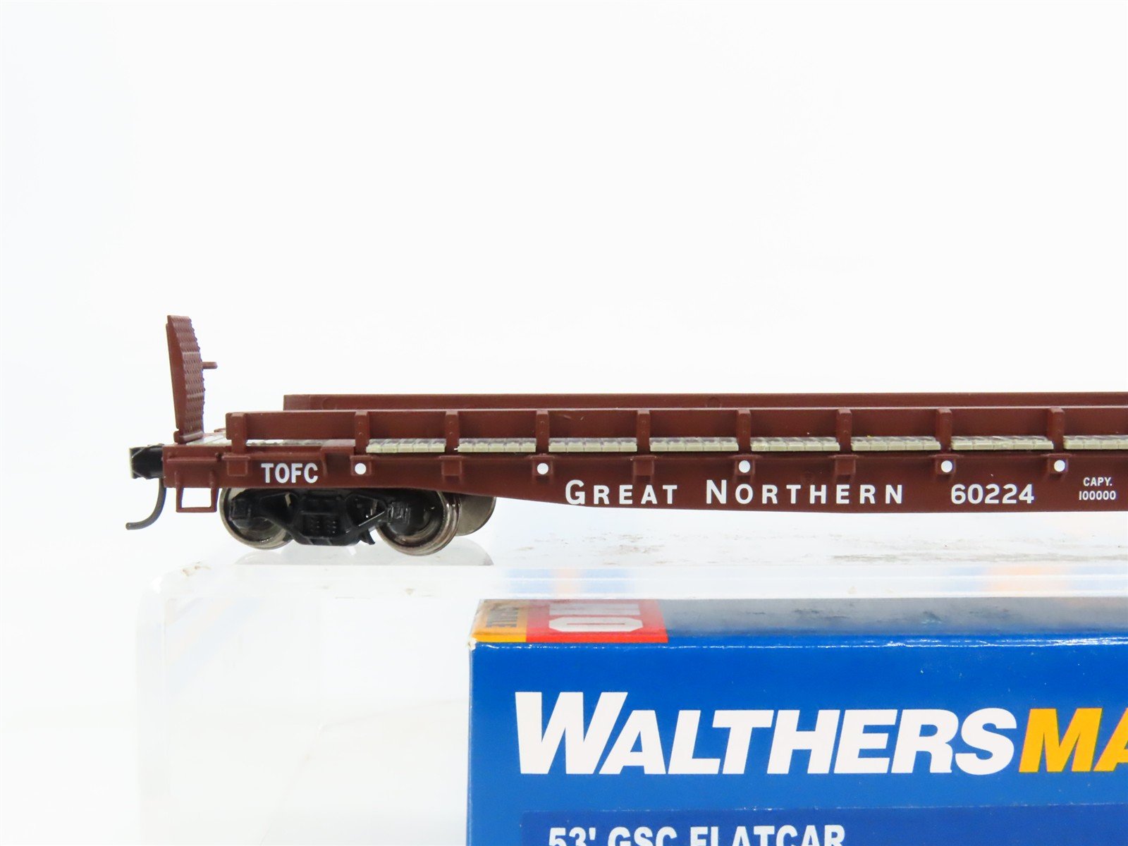 HO Scale Walthers Mainline 910-5116 GN Great Northern 53' GSC Flat Car #60224
