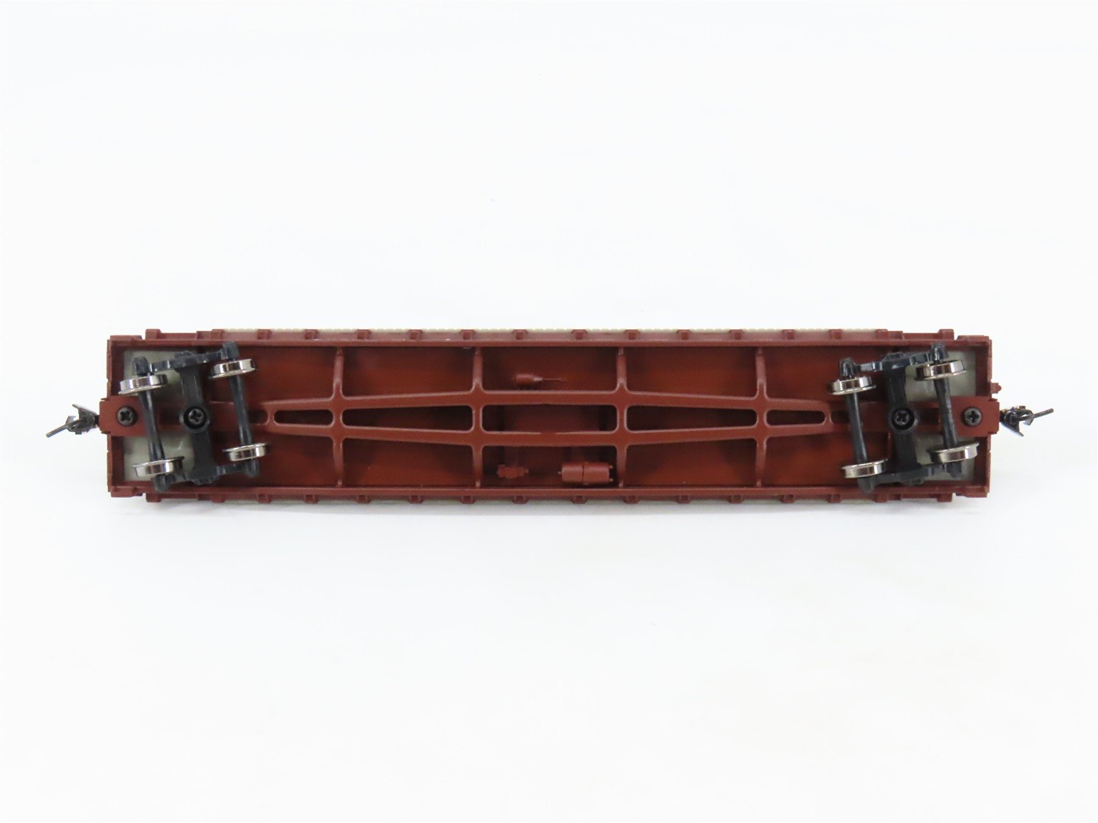 HO Scale Walthers Mainline 910-5116 GN Great Northern 53' GSC Flat Car #60224
