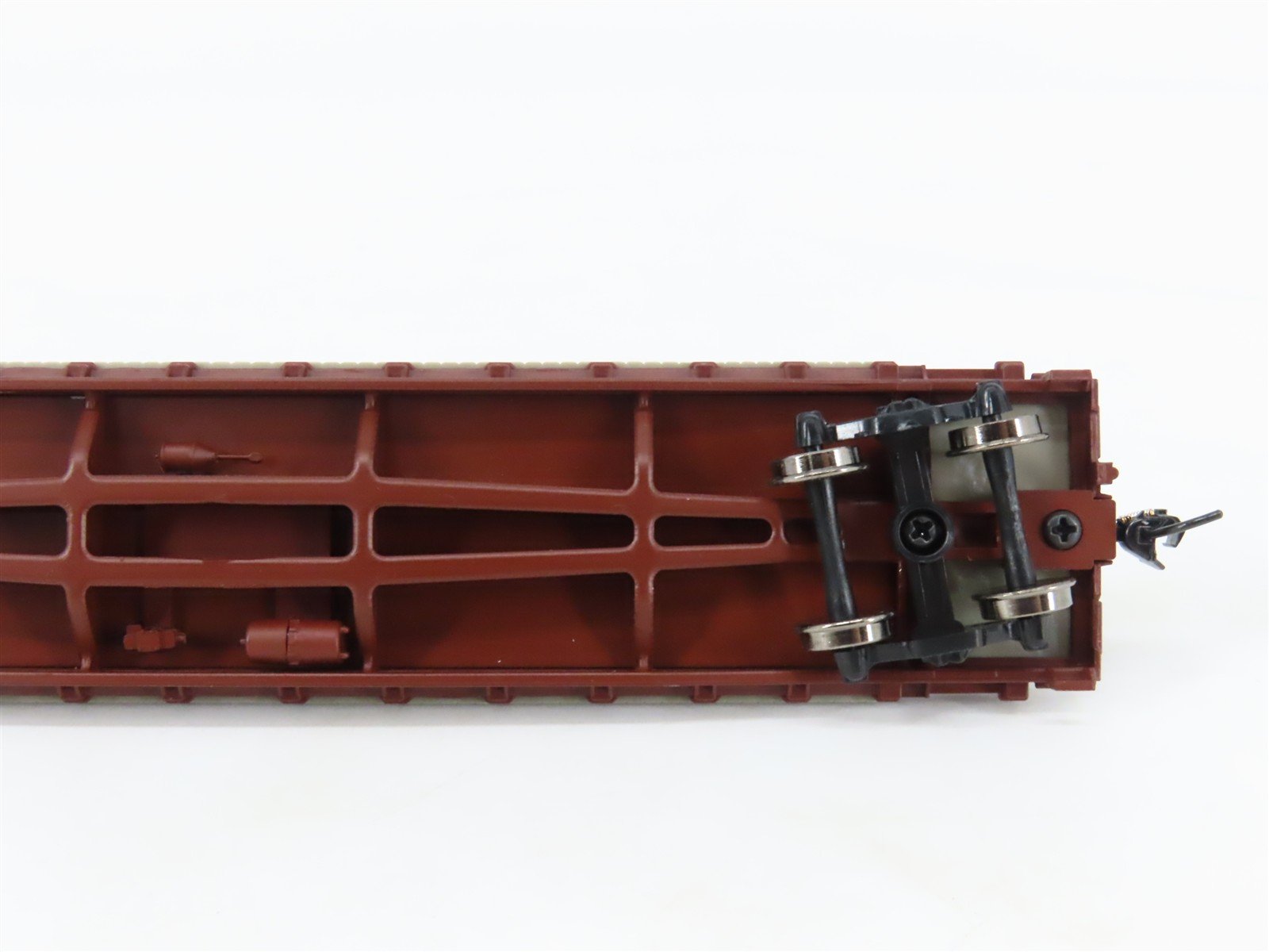 HO Scale Walthers Mainline 910-5116 GN Great Northern 53' GSC Flat Car #60224