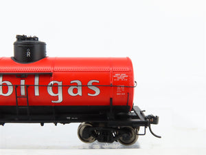 HO Scale Walthers Proto 920-100508 SVX Mobil Oil Single Dome Tank Car #2048