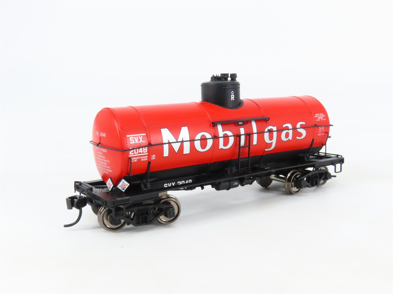 HO Scale Walthers Proto 920-100508 SVX Mobil Oil Single Dome Tank Car #2048