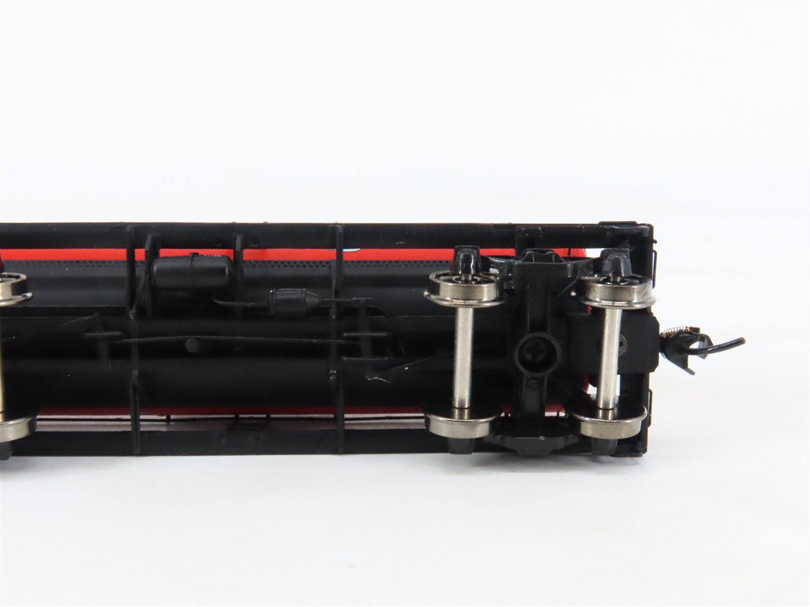 HO Scale Walthers Proto 920-100508 SVX Mobil Oil Single Dome Tank Car #2048