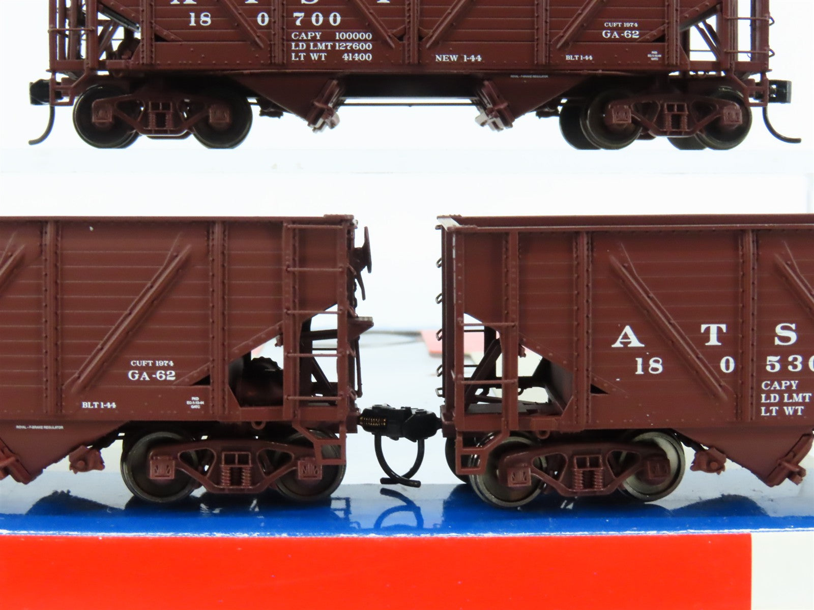 HO Scale Walthers Platinum Line 932-342301 ATSF Santa Fe 2-Bay Open Hopper 3-Pk.