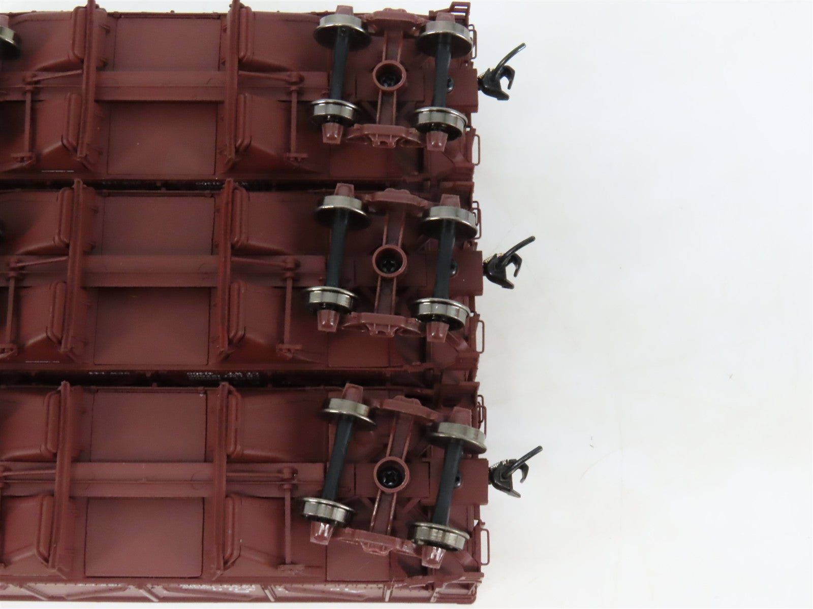 HO Scale Walthers Platinum Line 932-342301 ATSF Santa Fe 2-Bay Open Hopper 3-Pk.