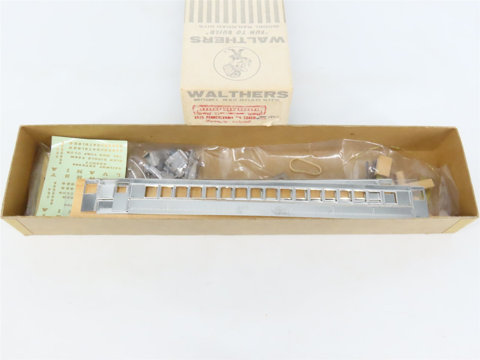 HO Walthers Kit 5525 Undecorated PRR MU Coach Electric Rail Car - UNPOWERED