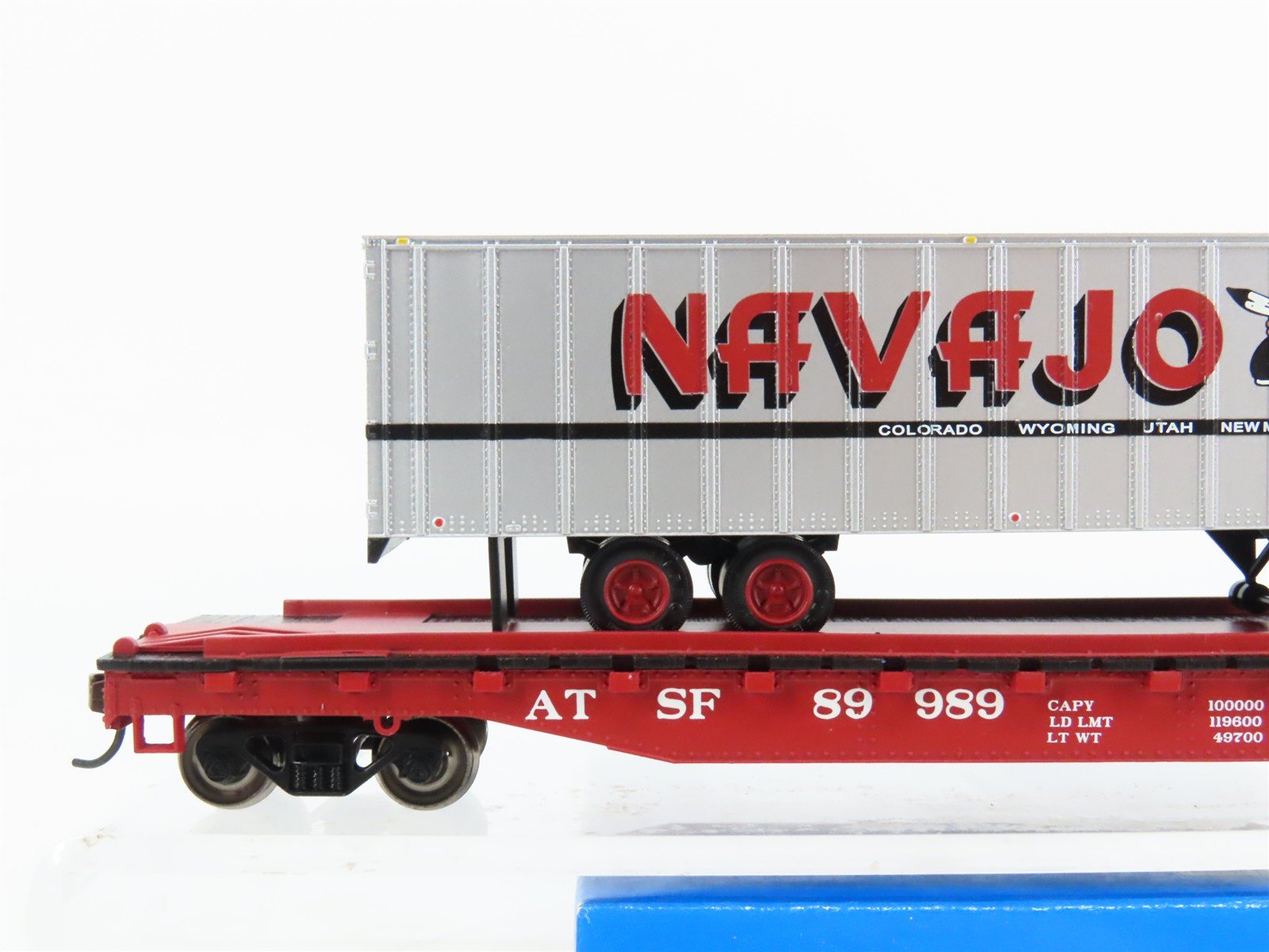 HO Scale Bachmann Silver Series 16701 ATSF Santa Fe Flat Car #89989 w/ Trailer