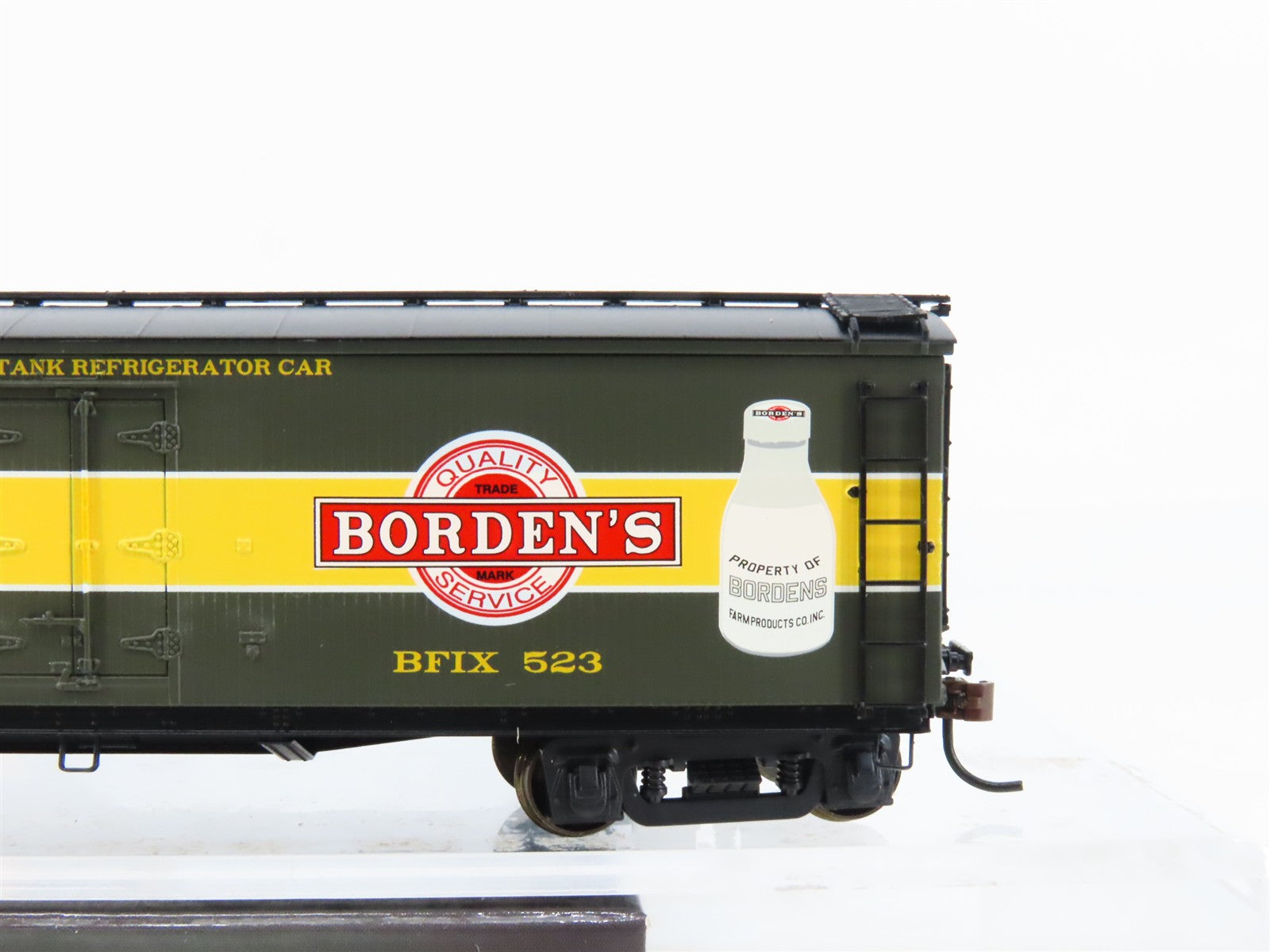 HO Scale Roundhouse 84556 BFIX Borden's Dairy 40' Wood Milk Refrigerator Car 523