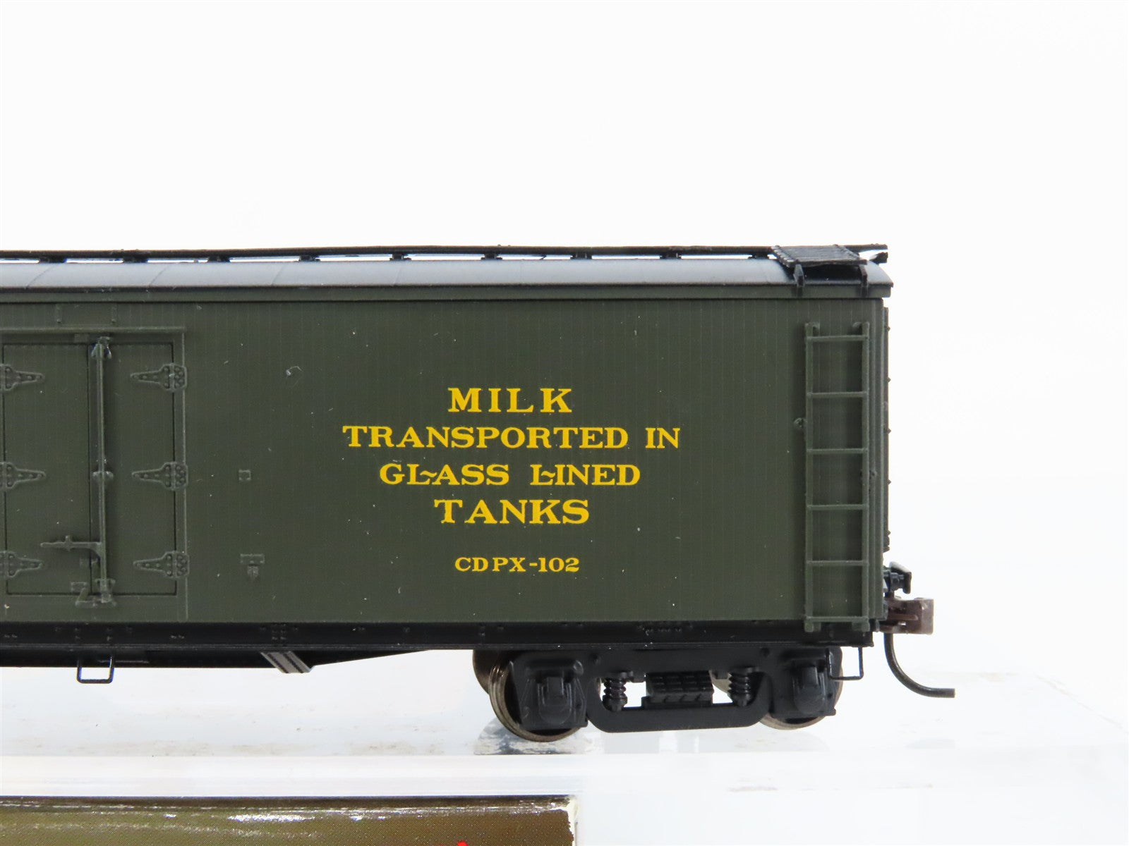 HO Scale Roundhouse 84620 CDPX Cloverland Dairy 40' Wood Milk Car #102