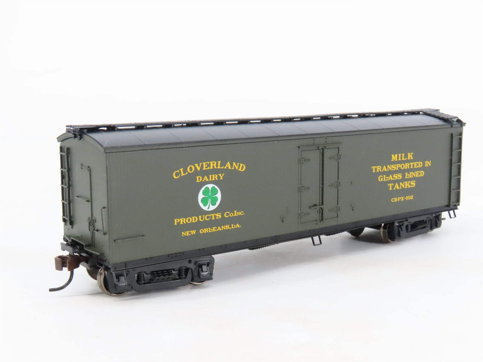 HO Scale Roundhouse 84620 CDPX Cloverland Dairy 40' Wood Milk Car #102