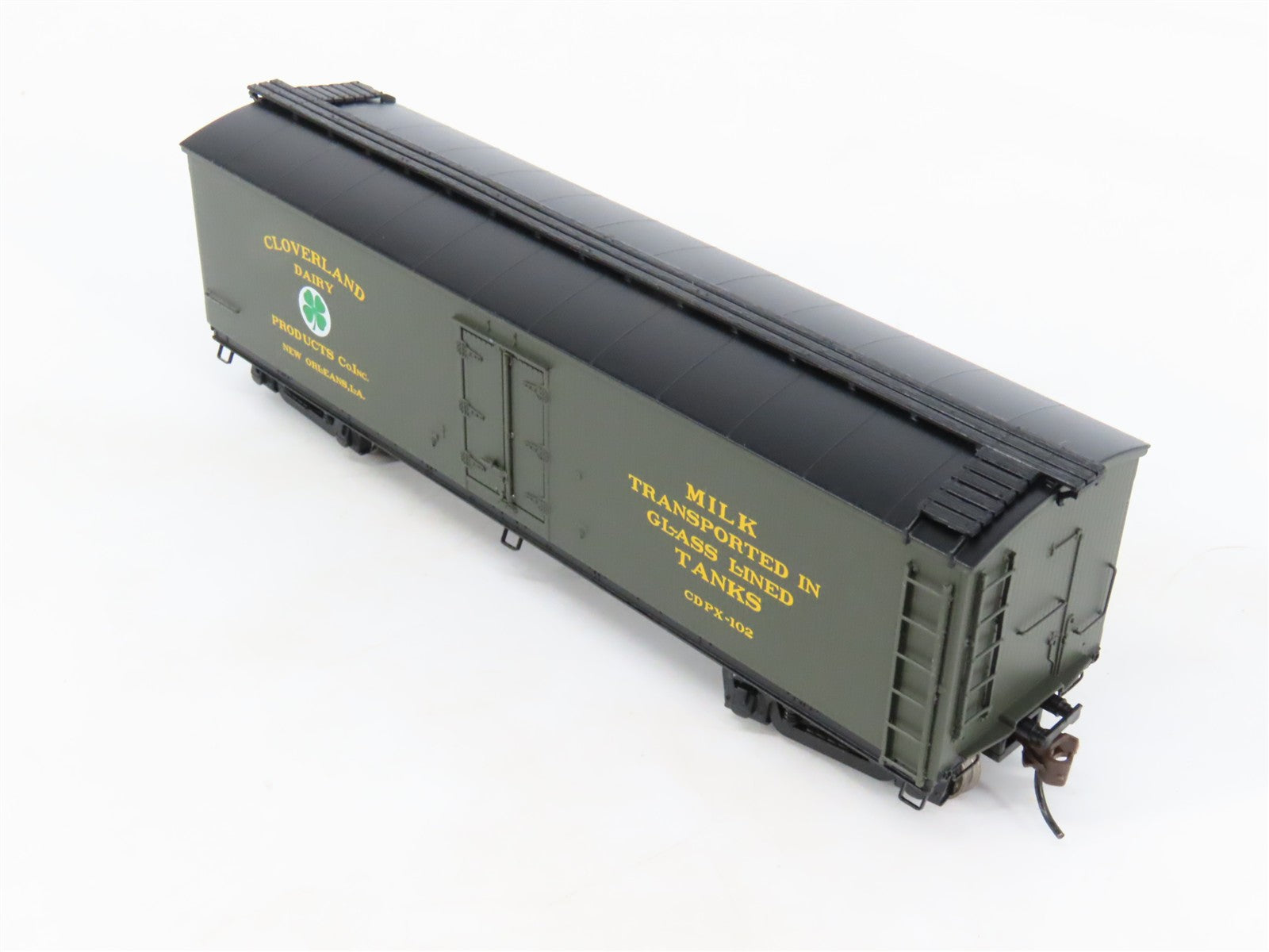 HO Scale Roundhouse 84620 CDPX Cloverland Dairy 40' Wood Milk Car #102