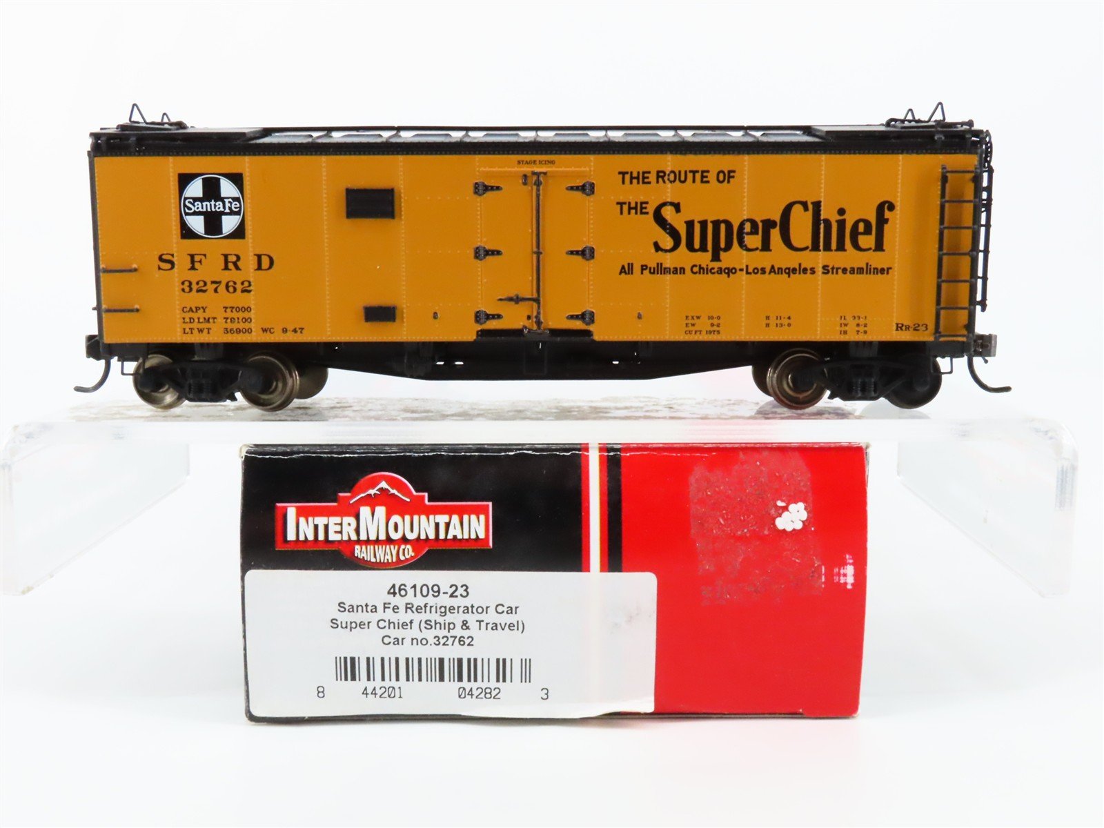 HO Scale Intermountain 46109-23 SFRD Santa Fe Super Chief Reefer Car #32762