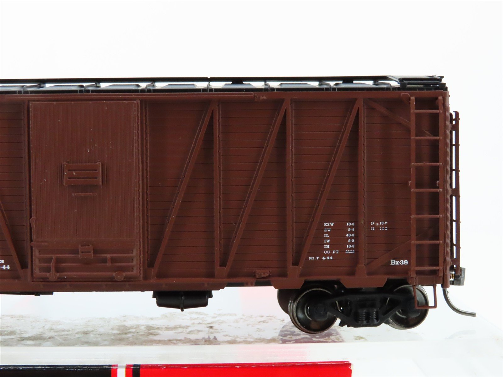 HO Scale Intermountain 46071-14 ATSF Santa Fe 40' WWII Emergency Boxcar #129553