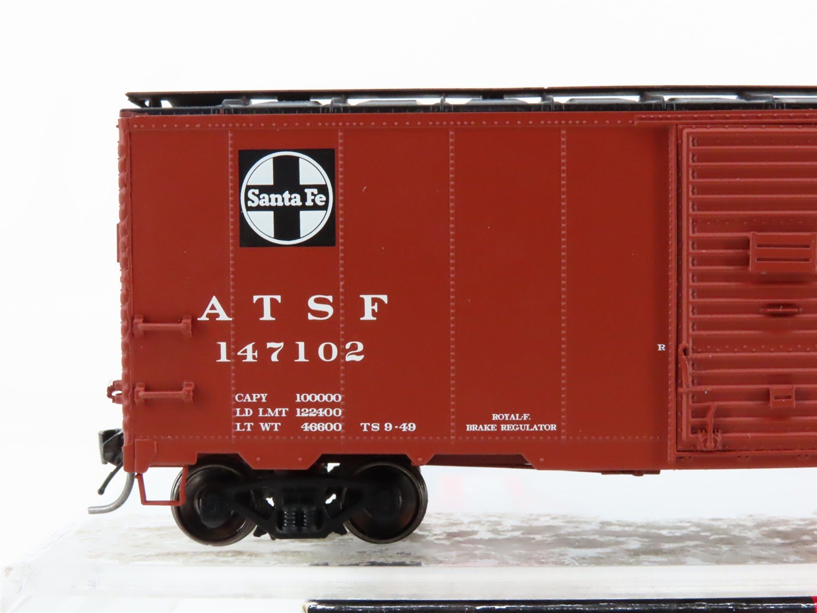 HO Scale Intermountain 45817-19 ATSF Santa Fe 1937 AAR 40' Boxcar #147102