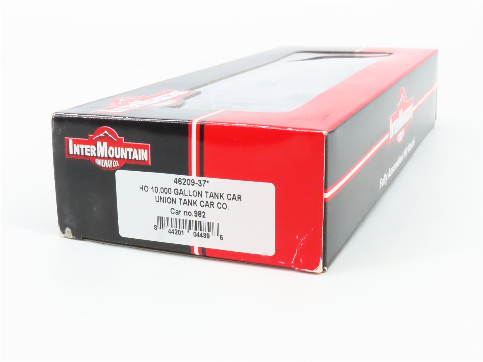 HO Scale Intermountain 46209-37 UTLX Union Tank Co Single Dome Tankcar #982