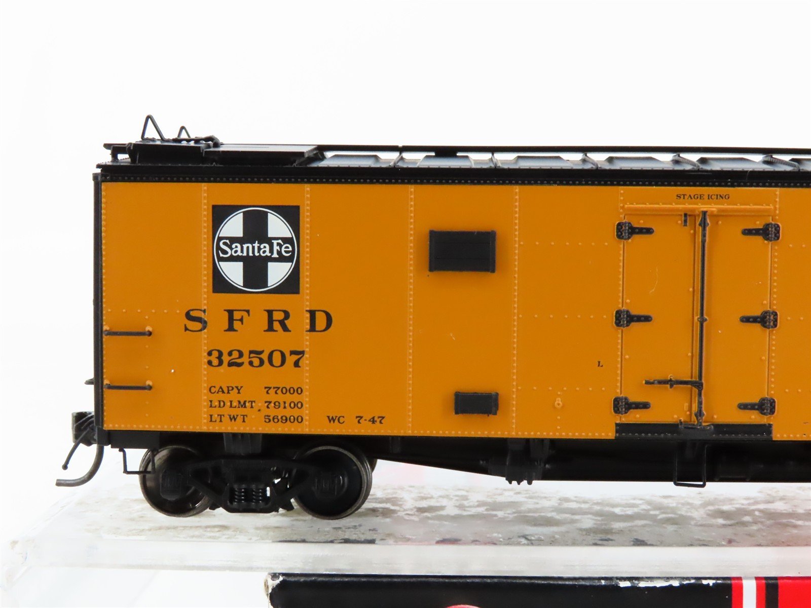 HO Intermountain 46108-22 SFRD Santa Fe Grand Canyon Refrigerator Car #32507