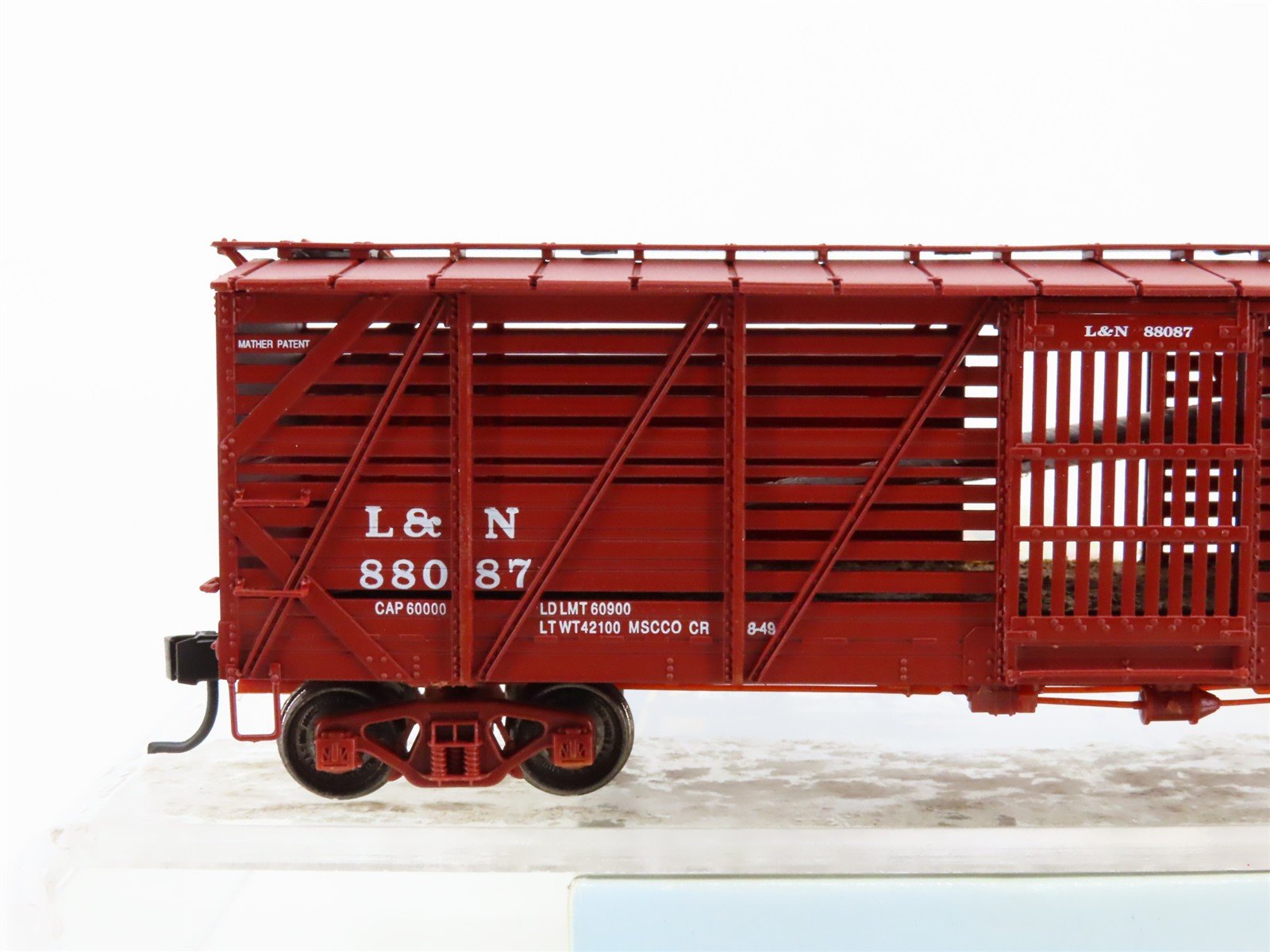 HO Scale Proto 2000 L&N Louisville & Nashville 40' Single Deck Stock Car #88087