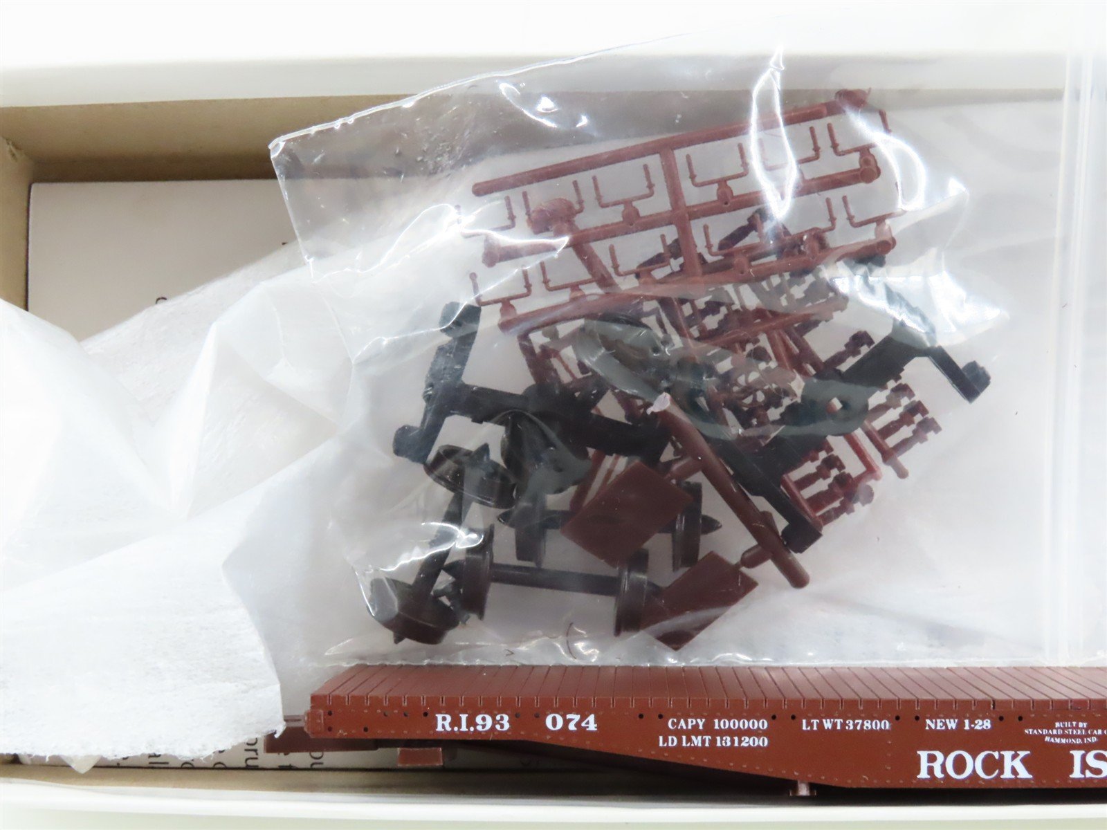 HO Scale Red Caboose RC-2208b RI Rock Island 42 Fishbelly Flatcar #93074 Kit