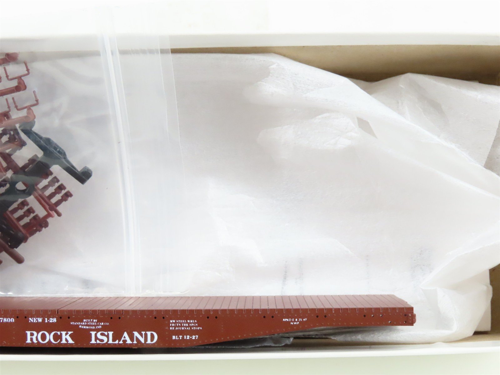 HO Scale Red Caboose RC-2208b RI Rock Island 42 Fishbelly Flatcar #93074 Kit