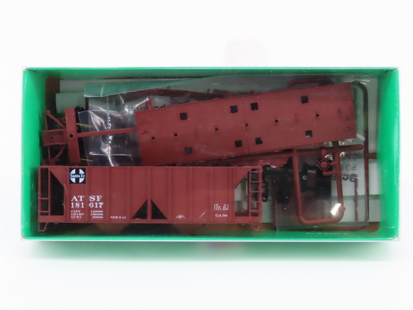 HO Scale Bowser 55626 ATSF Santa Fe 70-Ton 2-Bay Covered Hopper #181617 Kit