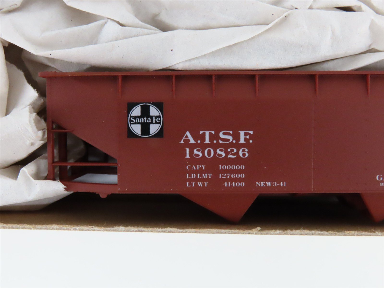 LOT of 5 HO Scale Accurail ATSF/RI/T&P/M&NF Open Hopper & Assorted Boxcar Kits