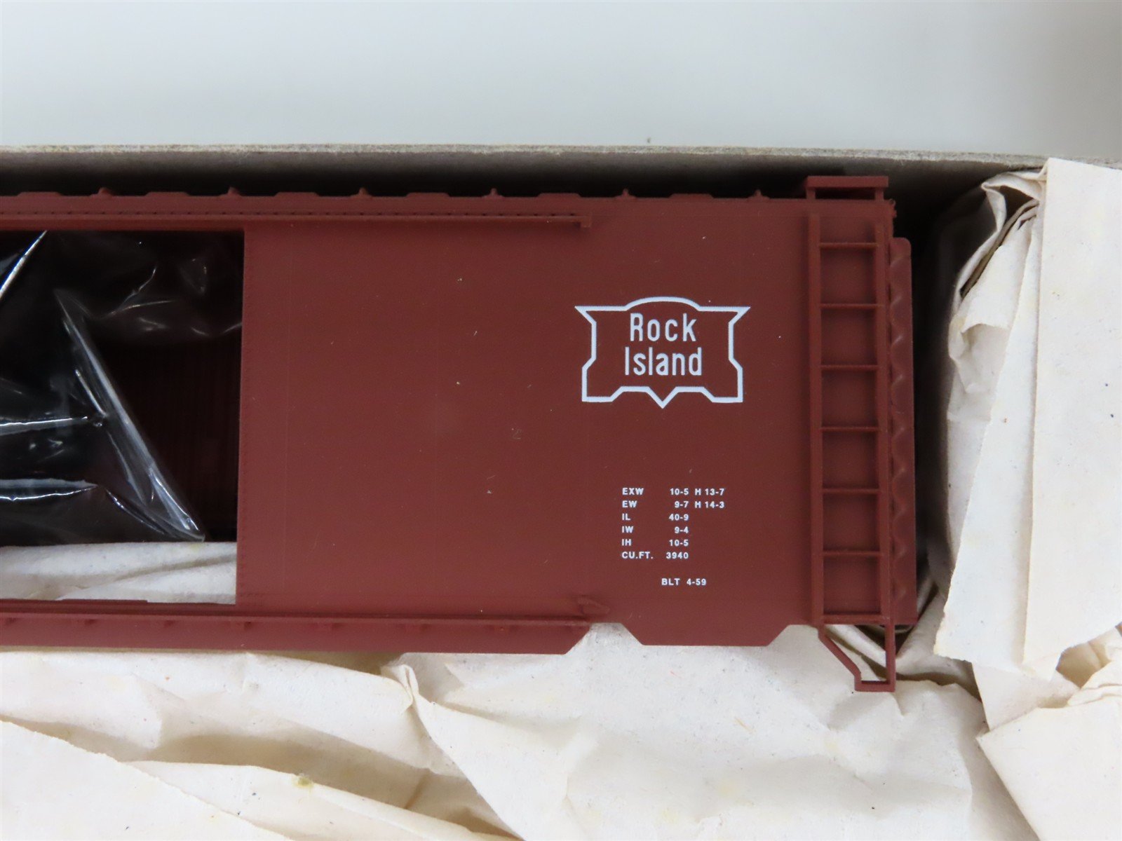 LOT of 5 HO Scale Accurail ATSF/RI/T&P/M&NF Open Hopper & Assorted Boxcar Kits